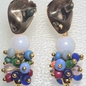 8mm White glass bead with mix 4mm cluster beads 18 gold plated stud