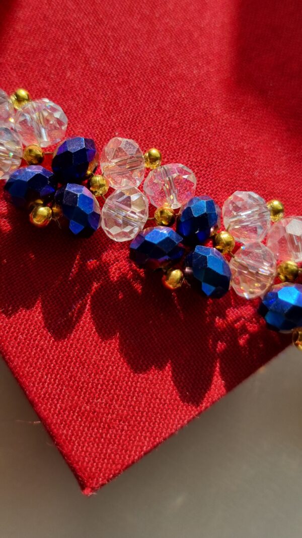 8mm Crystal bedded filed with 3mm gold beads